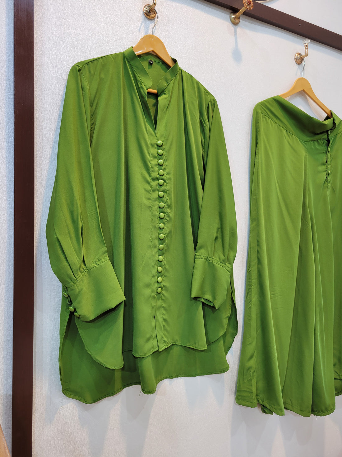 Solid Fairy Tale (Parrot green)