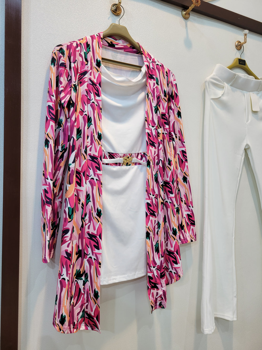 Fashioney (Pink white)