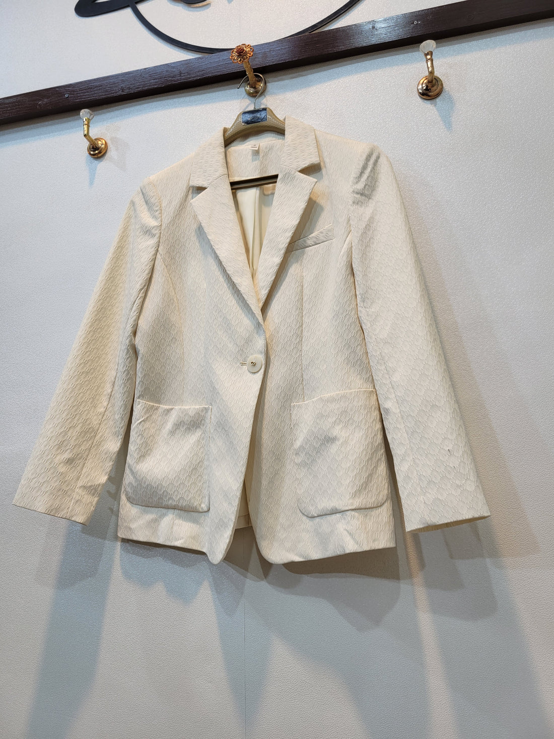 Blazer 002 (White)