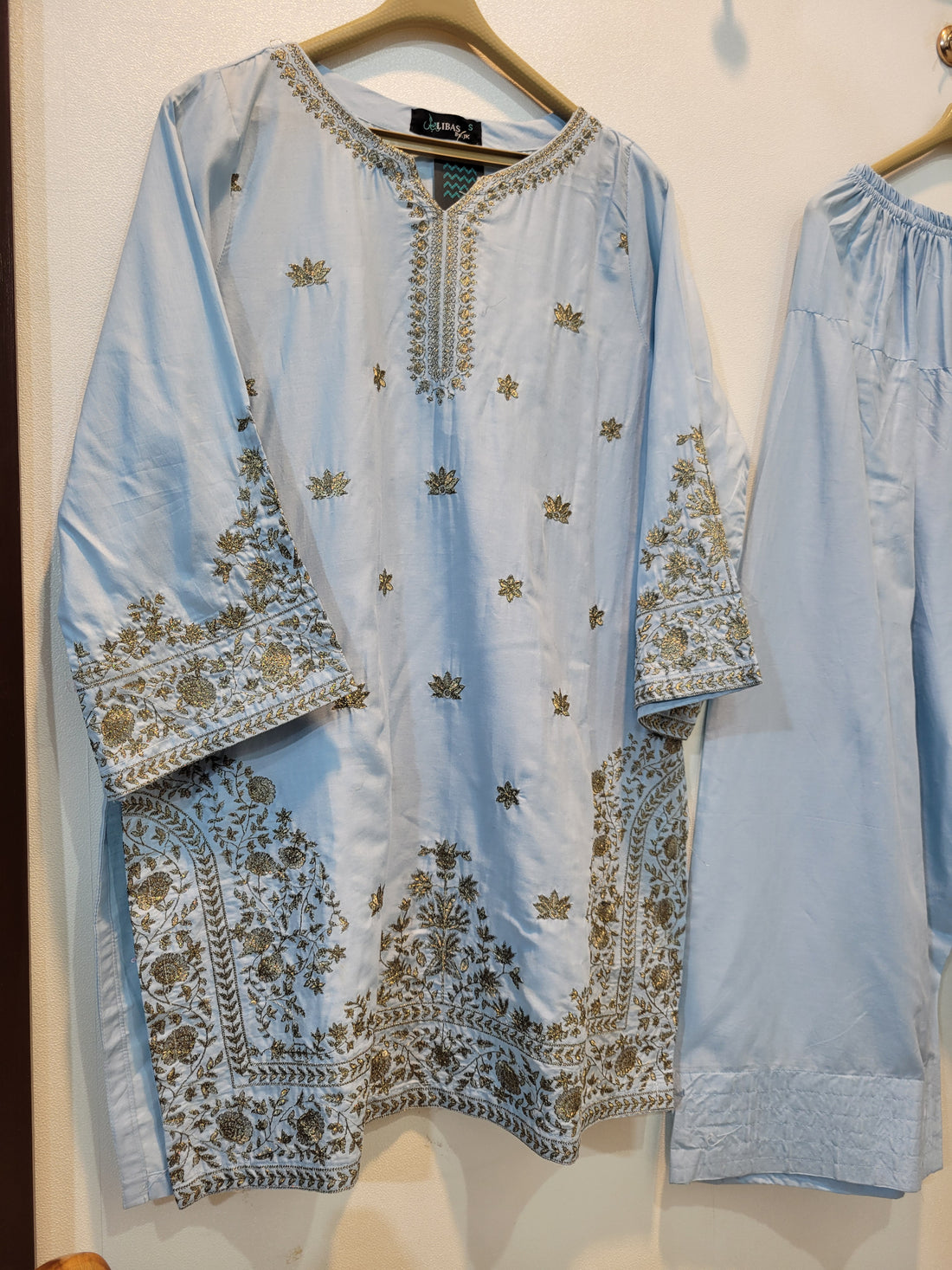 Bayaan Farshi (Light Blue)