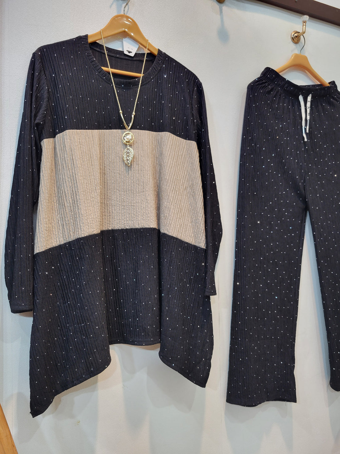 Old Money Vol 2 (Black)