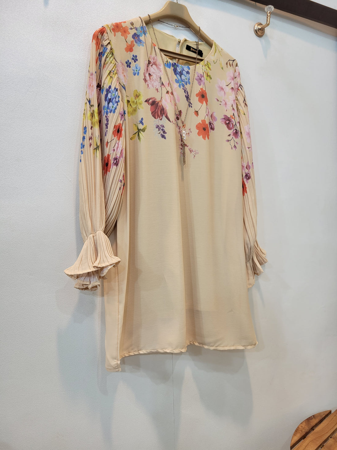 Floral Top (Beige)