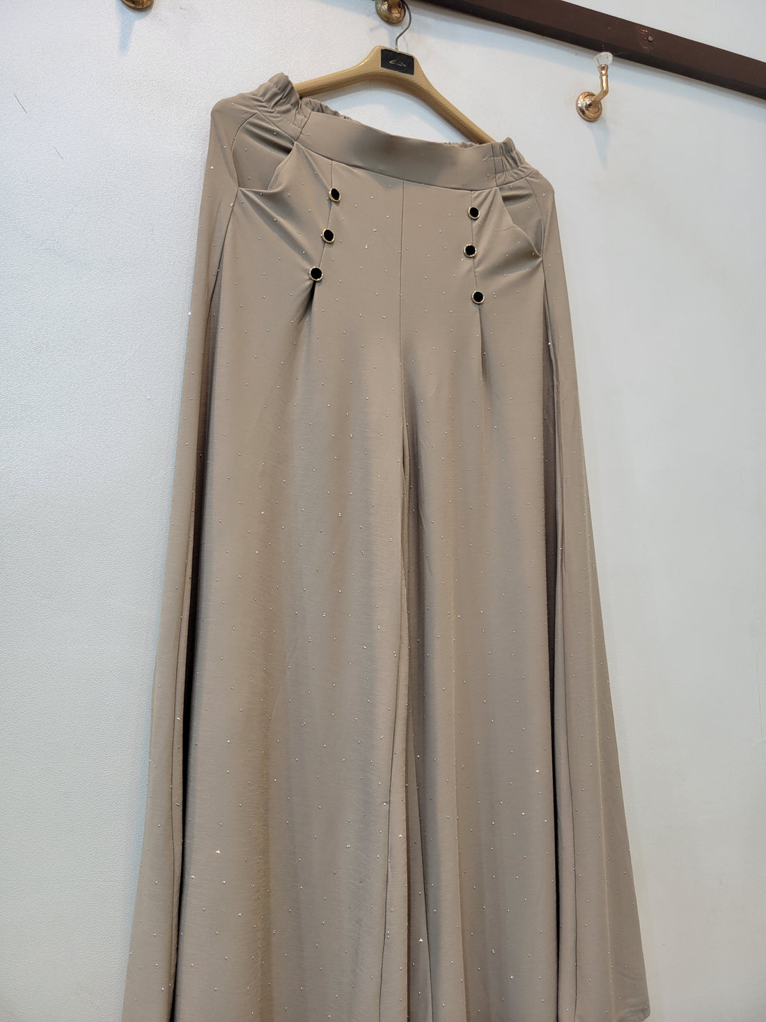 6 Button Jersey Flapper Stone (Skin)