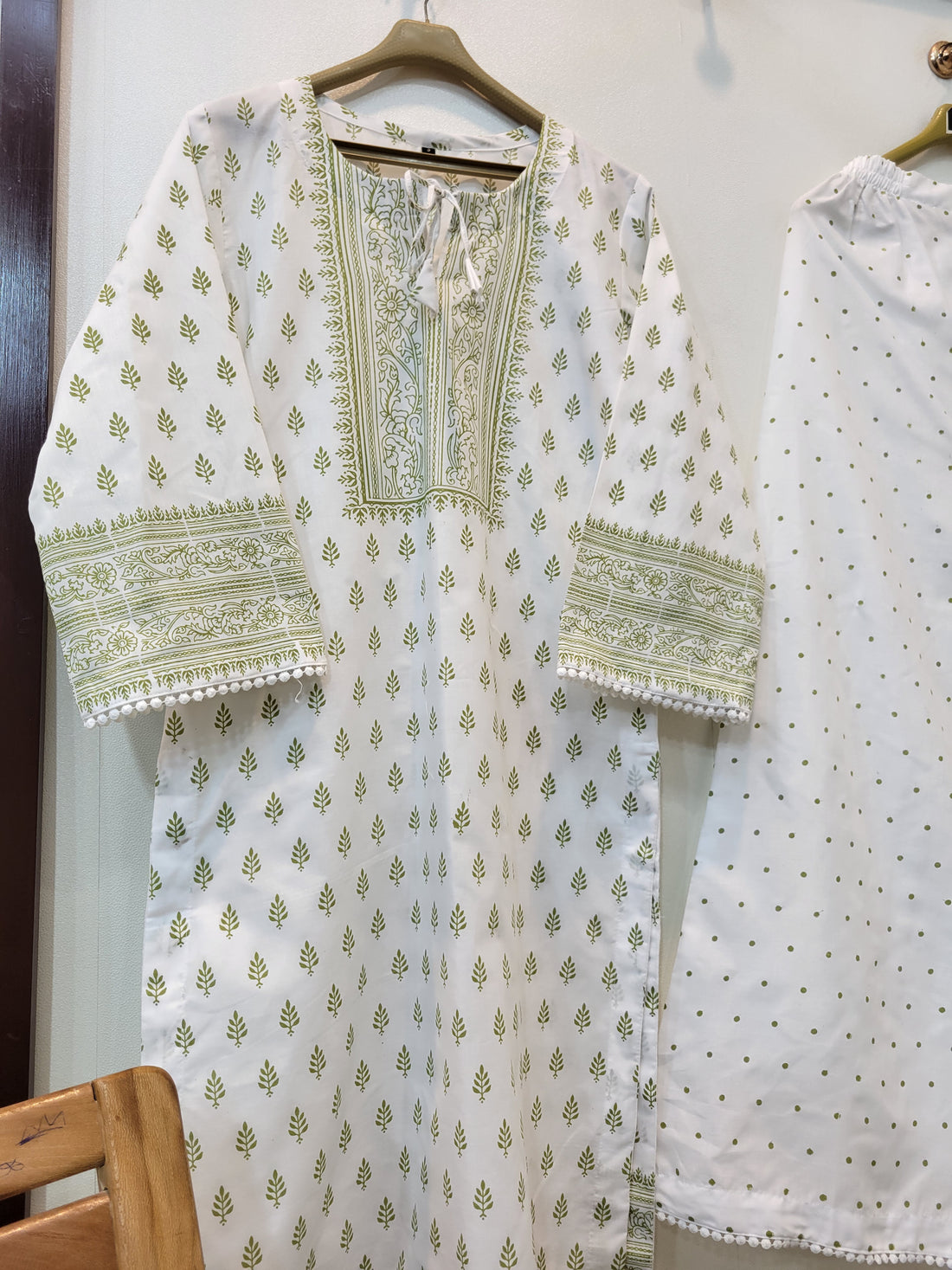 Graceful (Green)