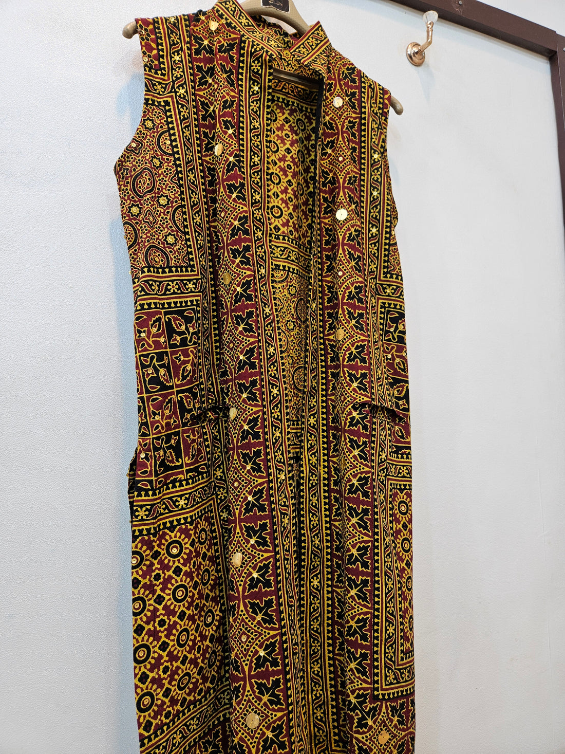 Traditional Handicraft Coat (Gold)